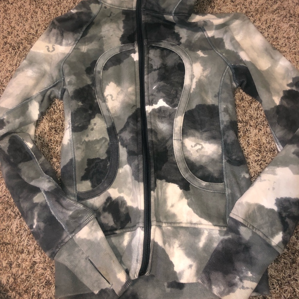 Lululemon size 4 jacket.